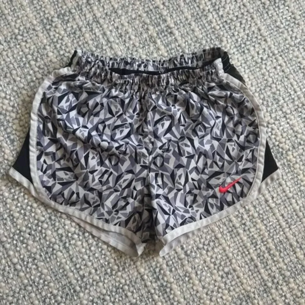 Girl's Nike Dri-Fit athletic shorts - size L 6x